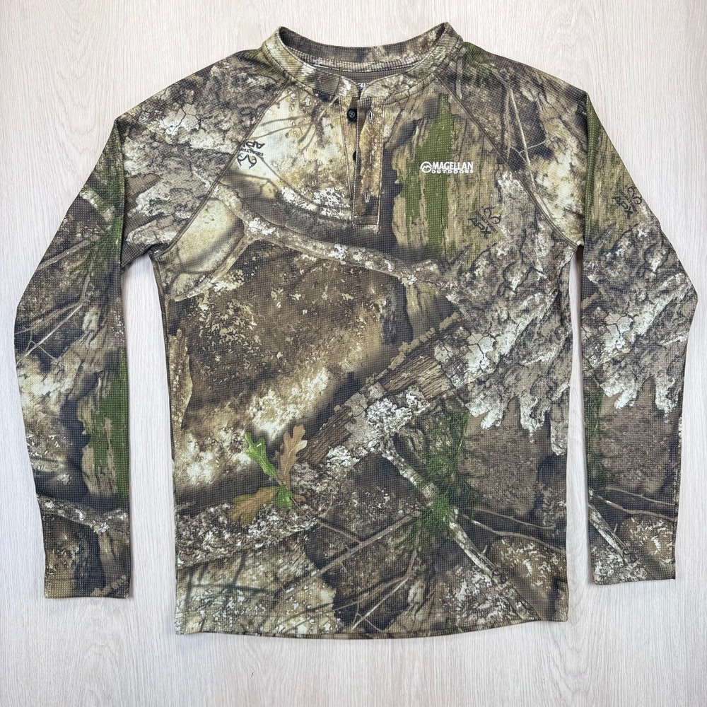 Magellan Outdoors Hunt Gear Men Small Camo Henley Shirt Realtree APX Long Sleeve